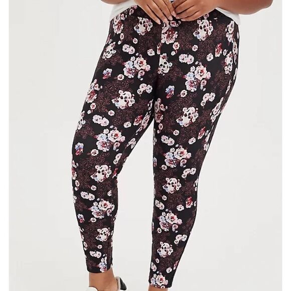TORRID pixie pant pants luxe ponte floral skull leggings NEW NWT 2 2x 18 20 - Picture 1 of 14